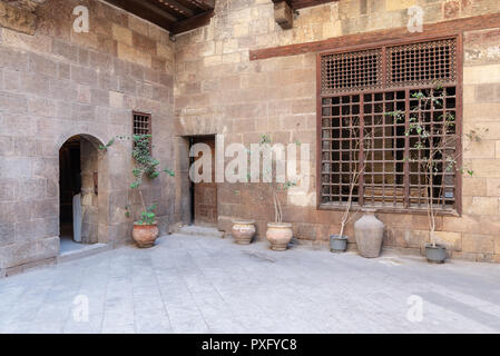 Fassade des Zeinab Khatoun historisches Haus, in der Nähe der Al-Azhar-Moschee in Darb Al-Ahmar Bezirk, alte Kairo, Ägypten Stockfoto