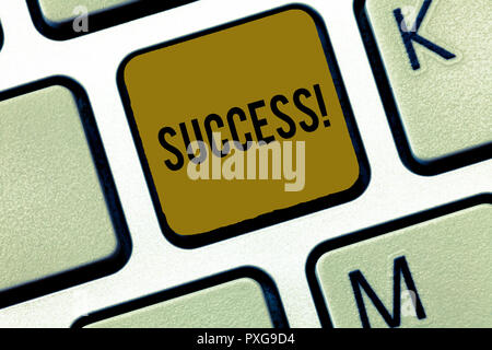 Wort schreiben Text Erfolg. Business Konzept für Vollendung Ziel Zweck gut oder schlecht Ergebnis des Unternehmens. Stockfoto