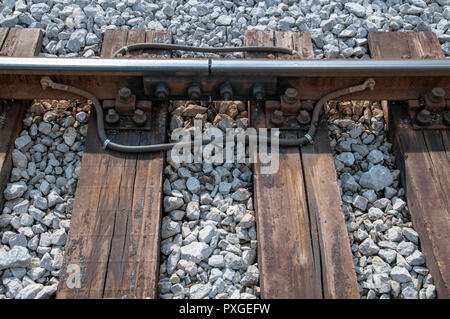 Die Tramhaltestelle in Fulpmes, ein Dorf und eine Gemeinde im Stubaital, Tirol, Österreich. Stockfoto