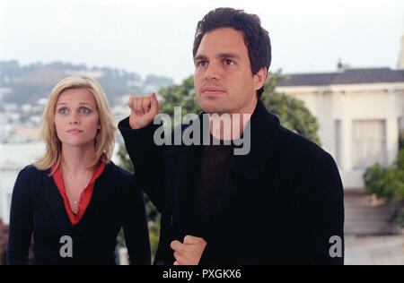 Solange du da bist aka. Wie Himmel, 2005 Regie: Mark Waters, Elizabeth (Reese Witherspoon) und David (Mark Ruffalo) versuchen Sie, wer Ihnen helfen kann, Antworten auf die Elizabeth ist und wie kam sie in ihrem gegenwärtigen Zustand zu finden zu finden. Stockfoto