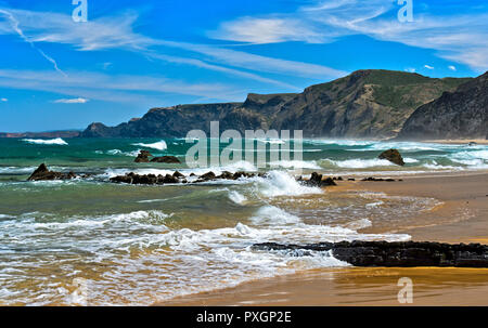 Leistungsschalter an der stürmischen Costa Vicentina Küste, Vila do Bispo, Portugal Stockfoto