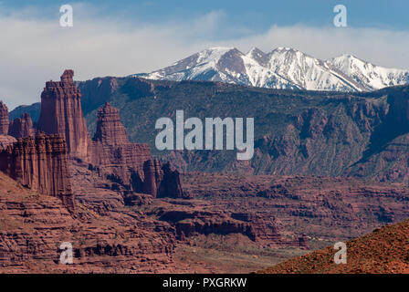 Malerische Aussichten von Fisher Towers im Arches Nationalpark in Utah Stockfoto