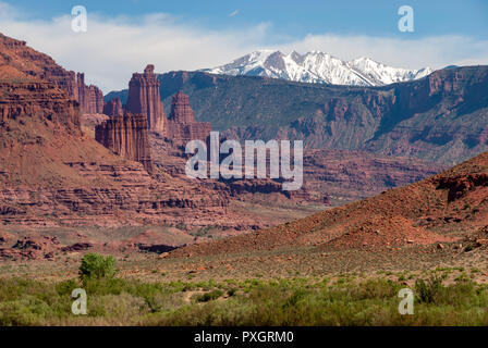 Malerische Aussichten von Fisher Towers im Arches Nationalpark in Utah Stockfoto