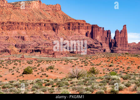 Malerische Aussichten von Fisher Towers im Arches Nationalpark in Utah Stockfoto