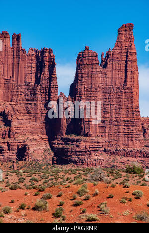 Malerische Aussichten von Fisher Towers im Arches Nationalpark in Utah Stockfoto