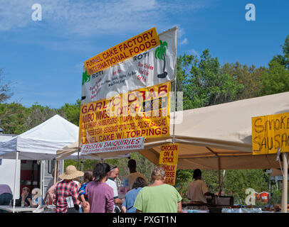 Spring Garden Festival in North Florida - Anbieter Verkauf von Speisen. Stockfoto