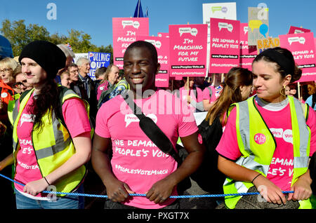 Femi Oluwole (anti-Brexit mitkämpfer an der Abstimmung März) zur Unterstützung eines zweiten Referendums Brexit, London, 20. Oktober 2018 Stockfoto