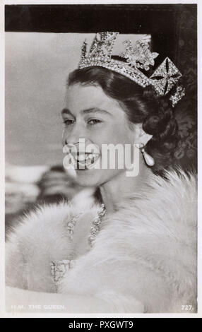 HRH Queen Elizabeth II (1926-). Sie trägt das George IV Zustand oder Diamant Diadem Diadem. Datum: ca. 1954 Stockfoto