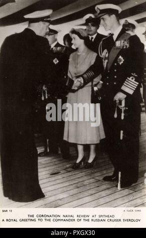 Königin Elizabeth II. - Krönung der Marine bei Spithead Stockfoto