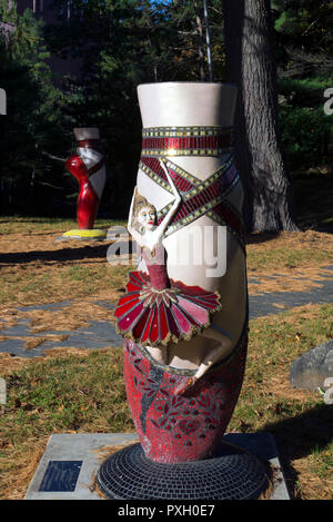 Ein Außenpool ballet Slipper kunst Anzeige an der Performance Center im Saratoga Springs Spa National Park. Stockfoto