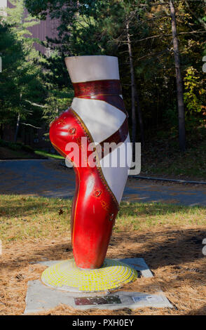 Ein Außenpool ballet Slipper kunst Anzeige an der Performance Center im Saratoga Springs Spa National Park. Stockfoto