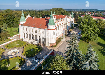 Renaissance Schloss, Palast in Böbingen an der Rems in Polen, häufig auch als â € oelittle Wawel". Luftaufnahme. Stockfoto