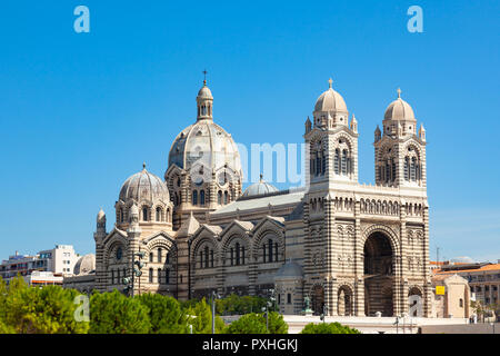 Kathedrale Sainte-Marie-Majeure de Marseille oder Notre Dame de la Major in der Nähe von Vieux Port in Marseille, Frankreich Stockfoto