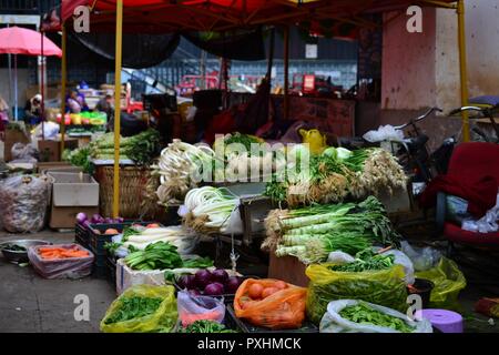 Zhongyi Markt Shichang, in Lijiang Altstadt, traditionellen chinesischen Markt, Yunnan, China Stockfoto