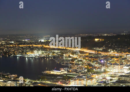 Blick auf den Union See und East Queen von Space Needle. Stockfoto