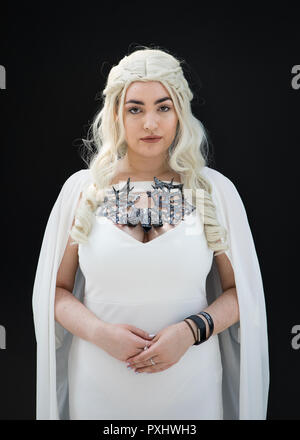 Cosplay fans kleiden, wie Ihre Lieblingsfiguren im MCM London Comic Com, die in der Londoner Excel Center stattfindet. Stockfoto