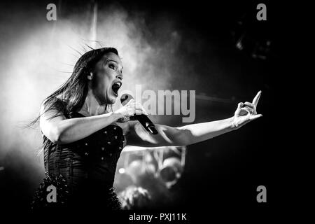 Finnische Sänger und Songwriter, Tarja Turunen live auf der Bühne bei Orion Live Club, Rom, Italien Am 17. Oktober 2018. Foto von Giuseppe Maffia Stockfoto