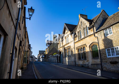 Cotswold Häuser aus Stein auf hailes Straße in Winchcombe, Gloucestershire, England Stockfoto