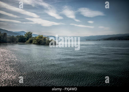 Blue Danube und Natur in Djerdap Schlucht in Serbien Stockfoto