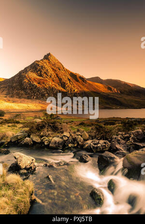 Goldenes Licht auf Tryfan Stockfoto