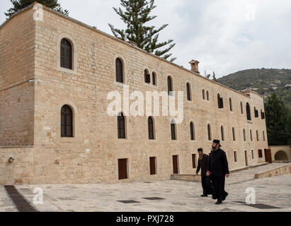 Zwei christlich-orthodoxen Mönche des Klosters Agios Neophytos, in der Nähe von Tala, Paphos, Zypern Stockfoto