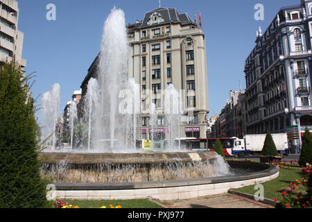 Der Brunnen auf der Plaza de Santo Domingo, Leon, Spanien Stockfoto