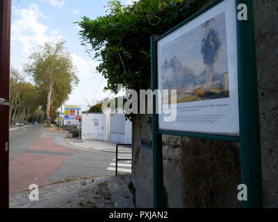 AJAXNETPHOTO. LOUVECIENNES, Frankreich. - RENOIR MALEREI - INFORMATIONEN PANEL FÜR DAS Gemälde "ROUTE DE VERSAILLES 1895" von 19. Jahrhundert französischer impressionistischer Maler und Künstler PIERRE - AUGUSTE RENOIR AUF DER ALTEN ROUTE DE VERSAILLES, jetzt genannt ROUTE DE ST. GERMAIN, bergab in Richtung Creil. Foto: Jonathan Eastland/AJAX REF: GX8 181909 380 Stockfoto