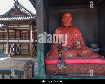 Binzuru Sonja Statue, Nagaoji Tempel 87, Shikoku 88 Tempel Wallfahrt, Kagawa, Japan Stockfoto