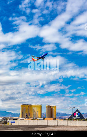 Ein Southwest Airlines Jet fährt vom McCarran International Airport in Las Vegas Nevada USA ab Stockfoto