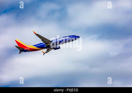 Eine Southwest Airlines Boeing 737-8 H4 (WL) Jet zieht vom McCarran International Airport in Las Vegas, Nevada, USA Stockfoto