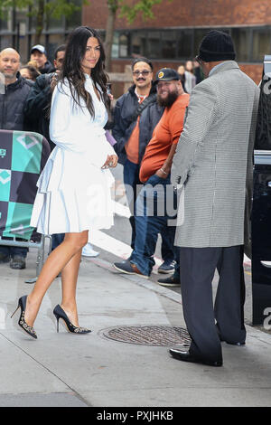 New York, USA. 22. Oktober, 2018. Camila Alves Modell, Fernsehmoderator und brasilianische Schauspielerin, und Amerikanische. Bei AOL Bauen auf Oktober 22, 2018 in New York City. (Foto: WILLIAM VOLCOV/BRASILIEN FOTO PRESSE) Credit: Brasilien Foto Presse/Alamy leben Nachrichten Stockfoto