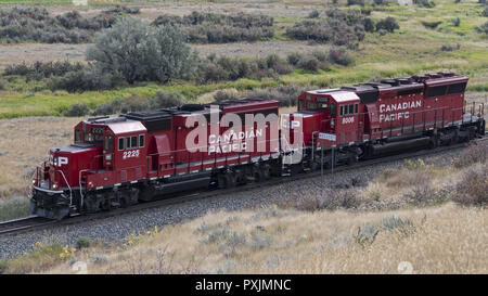 Medicine Hat, Alberta, Kanada. 10 Sep, 2018. Canadian Pacific Railway Lokomotiven reisen entlang der Strecke in der Nähe von Medicine Hat, Alberta. Credit: bayne Stanley/ZUMA Draht/Alamy leben Nachrichten Stockfoto