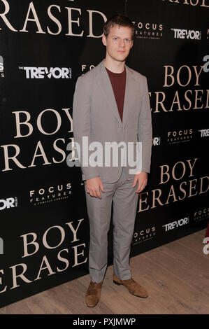 New York, USA. 22. Oktober, 2018. Schauspieler Lucas Hecken besucht die New York Screening von "Junge Gelöscht' an der Whitby am 22. Oktober 2018 in New York City. Credit: Ron Adar/Alamy leben Nachrichten Stockfoto