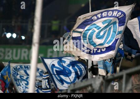 Duisburg, Deutschland. 22 Okt, 2018. firo: 22.10.2018 Fußball, 2. Bundesliga, Saison 2018/2019 MSV Duisburg - FC St. Pauli Hamburg Hamburg Die Duisburger Nordkurve gibt es alle. | Verwendung der weltweiten Kredit: dpa/Alamy leben Nachrichten Stockfoto