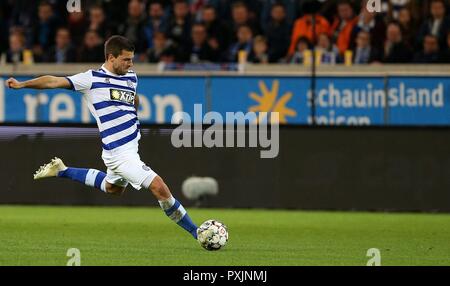 Duisburg, Deutschland. 22 Okt, 2018. firo: 22.10.2018 Fußball, 2. Bundesliga, Saison 2018/2019 MSV Duisburg - FC St. Pauli Hamburg Hamburg Kevin Wolze (Nr. 17, MSV Duisburg) verlässt | Verwendung der weltweiten Kredit: dpa/Alamy leben Nachrichten Stockfoto