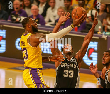 Los Angeles, CA, USA. 22 Okt, 2018. Los Angeles Lakers vorwärts LeBron James#23 Während der von den San Antonio Spurs vs Los Angeles Lakers an Staples Center am 22. Oktober 2018. (Foto durch Jevone Moore) Credit: Csm/Alamy leben Nachrichten Stockfoto
