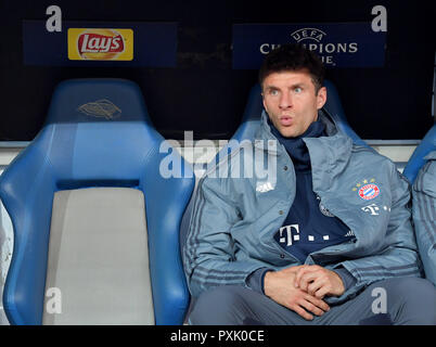Athen, Griechenland. 23 Okt, 2018. Fussball: Champions League, AEK Athen - FC Bayern München, Gruppenphase, Gruppe E Spieltag 3. Thomas Müller vom FC Bayern München auf der Bank. Credit: Peter Kneffel/dpa/Alamy leben Nachrichten Stockfoto