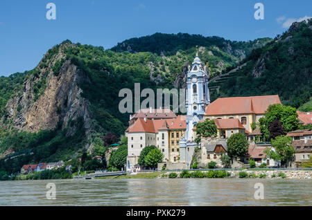 Dürnstein ist eine kleine Stadt an der Donau im Bezirk Krems-Land, in dem österreichischen Bundeslandes Niederösterreich. Stockfoto