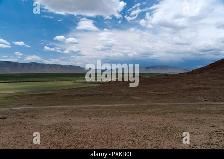 Anhang See (хавсралт нуур) und Bayankhongor Berge, Galuut Summe, Bayankhongor Provinz (Aimag), Mongolei Stockfoto