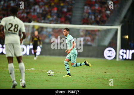 Kallang-Singapore-28 Jul 2018: Mesut Ozil #10 Spieler von Arsenal in Aktion während der icc 2018 zwischen Arsenal gegen Paris Saint-deutschen auf nationaler: Stockfoto