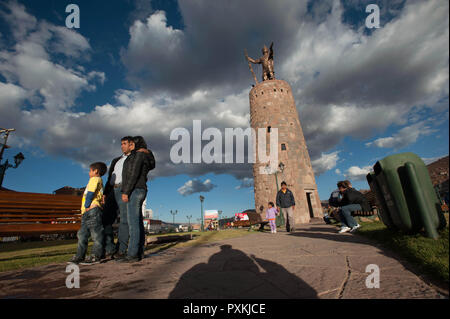 Die Inka Pachacutec aus seinem Turm ist eine Gelegenheit für Foto Souvenir Stockfoto