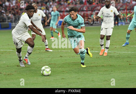 Kallang-Singapore-28 Jul 2018: Mesut Ozil #10 Spieler von Arsenal in Aktion während der icc 2018 zwischen Arsenal gegen Paris Saint-deutschen auf nationaler: Stockfoto