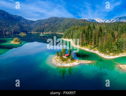 Luftaufnahme, Eibsee mit Inseln im Herbst in der Nähe von Grainau, Oberbayern, Bayern, Deutschland, Europa Stockfoto