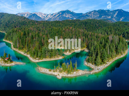 Luftaufnahme, Eibsee mit Inseln im Herbst in der Nähe von Grainau, Oberbayern, Bayern, Deutschland, Europa Stockfoto