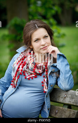 Porträt von schöne schwangere Frau Stockfoto