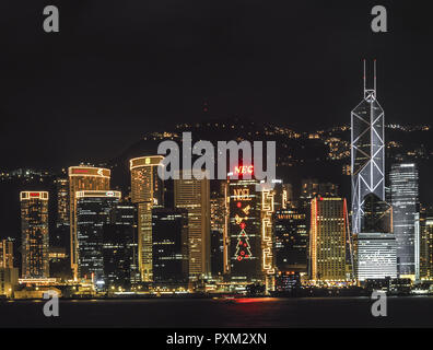 Blick auf die Skyline von Hong Kong bei Nacht, Blick auf die Skyline von Hong Kong bei Nacht, Architektur, Asien, Asiatisch, Gebäude, Gebäude, Beleuchtung, Il Stockfoto