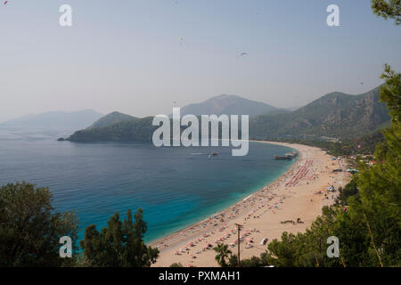 OLUDENIZ, Mugla, Türkei, 20. Oktober, 2018; Ölüdeniz Air Games Festival. 900 paragliding Athleten flog auf dem Festival. Ölüdeniz ist eine berühmte paraglidi Stockfoto