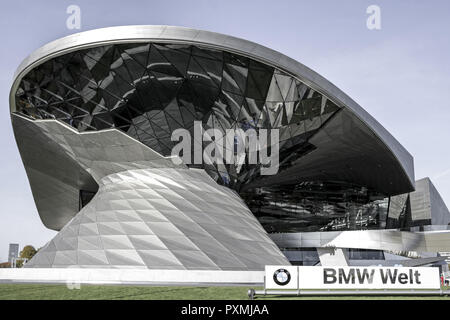 Illustr., Autohersteller, Automobilkonzern, BMW, Bau, Bauwerk, Bayern, Deutschland, Europa, Fabrik, Fernsehturm, Firma, Gebaeude, Gebäude, Industri Stockfoto