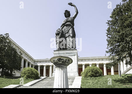 Allegorie, Bayern, Bayerischer Loewe, Bayern, Bronze, Bronzeplastik, Denkmal, Deutschland, Ehrentempel, Eisenguss, Innenstadt, Klassizismus, Kolossal Stockfoto