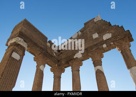 Italien, Brescia - 24. Dezember 2017: der Blick auf das Fragment der antiken römischen Tempelruinen von Capitolium in Brescia, UNESCO Weltkulturerbe Stockfoto